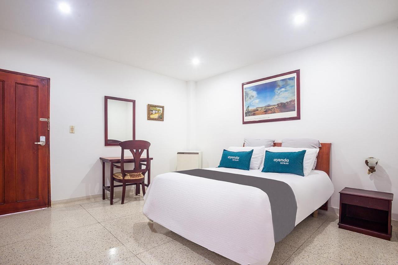 Ayenda Hotel Carivdi Синселехо Екстериор снимка